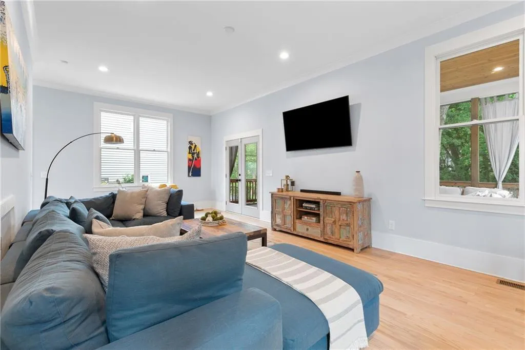 1671 Laurel Avenue Nw, Atlanta, Georgia 30318, 3 Bedrooms Bedrooms, ,2 BathroomsBathrooms,Residential,For Sale,1671 Laurel Avenue Nw,7619661