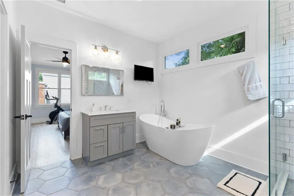 1671 Laurel Avenue Nw, Atlanta, Georgia 30318, 3 Bedrooms Bedrooms, ,2 BathroomsBathrooms,Residential,For Sale,1671 Laurel Avenue Nw,7619661