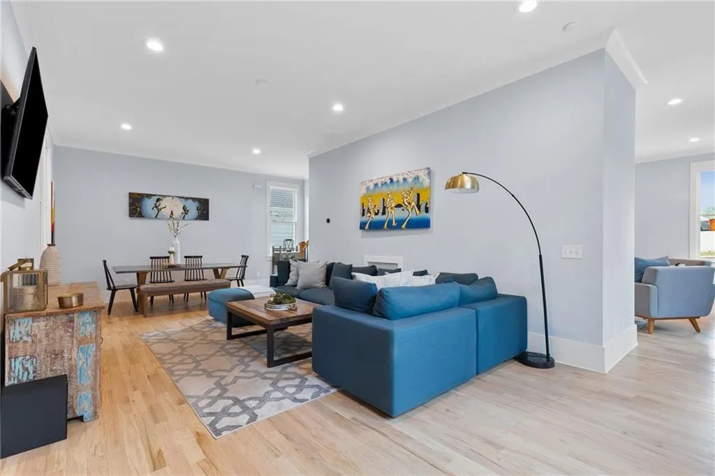 1671 Laurel Avenue Nw, Atlanta, Georgia 30318, 3 Bedrooms Bedrooms, ,2 BathroomsBathrooms,Residential,For Sale,1671 Laurel Avenue Nw,7619661