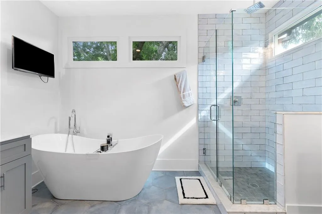 1671 Laurel Avenue Nw, Atlanta, Georgia 30318, 3 Bedrooms Bedrooms, ,2 BathroomsBathrooms,Residential,For Sale,1671 Laurel Avenue Nw,7619661