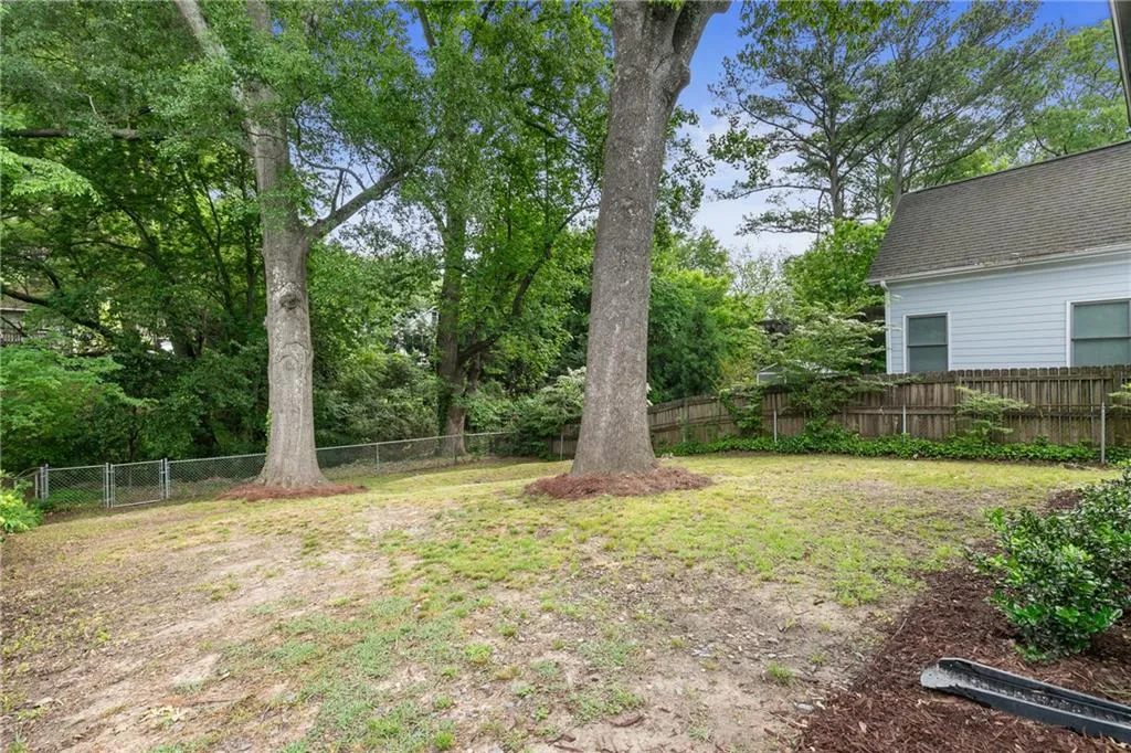 1671 Laurel Avenue Nw, Atlanta, Georgia 30318, 3 Bedrooms Bedrooms, ,2 BathroomsBathrooms,Residential,For Sale,1671 Laurel Avenue Nw,7619661