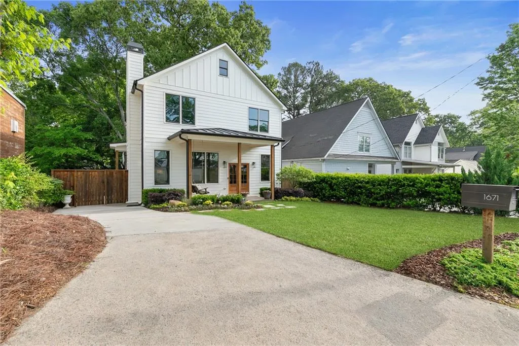 1671 Laurel Avenue Nw, Atlanta, Georgia 30318, 3 Bedrooms Bedrooms, ,2 BathroomsBathrooms,Residential,For Sale,1671 Laurel Avenue Nw,7619661