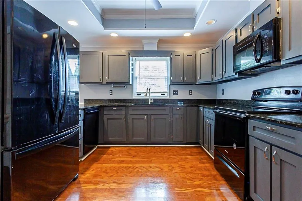 8 Vernon Glen Court, Atlanta, Georgia 30338, 3 Bedrooms Bedrooms, ,2 BathroomsBathrooms,Residential,Sold,8 Vernon Glen Court,6881777