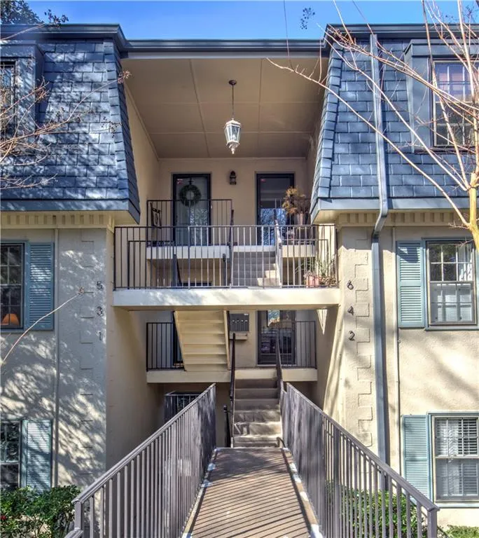 4 Glenald Way Nw, Atlanta, Georgia 30327, 2 Bedrooms Bedrooms, ,2 BathroomsBathrooms,Residential,Sold,4 Glenald Way Nw,5812602