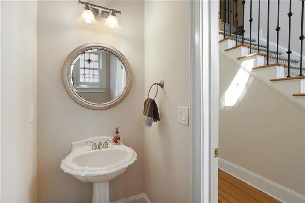 3700 Wescott Way, Sandy Springs, Georgia 30319, 4 Bedrooms Bedrooms, ,4 BathroomsBathrooms,Residential,Sold,3700 Wescott Way,5977451