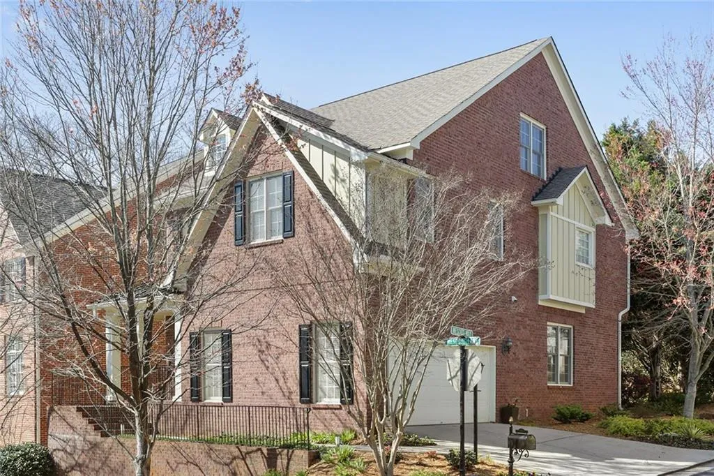 3700 Wescott Way, Sandy Springs, Georgia 30319, 4 Bedrooms Bedrooms, ,4 BathroomsBathrooms,Residential,Sold,3700 Wescott Way,5977451