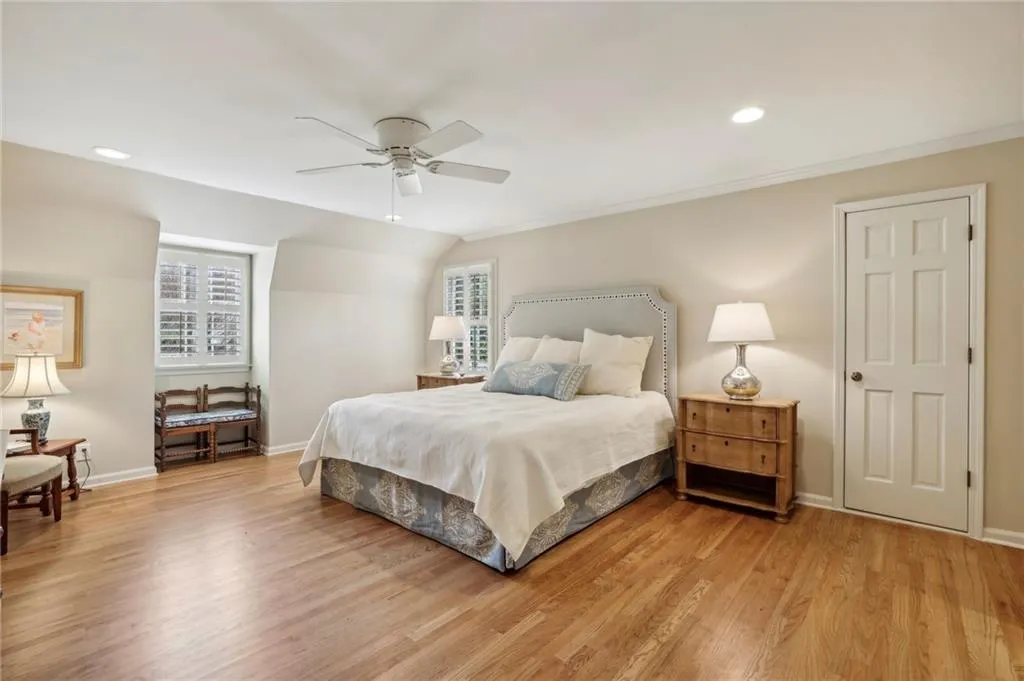 6040 Weatherly Drive, Atlanta, Georgia 30328, 4 Bedrooms Bedrooms, ,4 BathroomsBathrooms,Residential,Sold,6040 Weatherly Drive,7374024