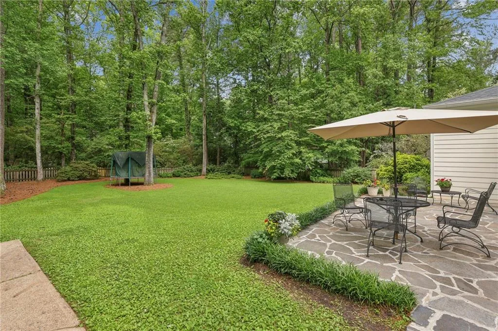 6040 Weatherly Drive, Atlanta, Georgia 30328, 4 Bedrooms Bedrooms, ,4 BathroomsBathrooms,Residential,Sold,6040 Weatherly Drive,7374024