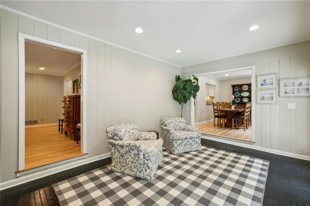 6040 Weatherly Drive, Atlanta, Georgia 30328, 4 Bedrooms Bedrooms, ,4 BathroomsBathrooms,Residential,Sold,6040 Weatherly Drive,7374024