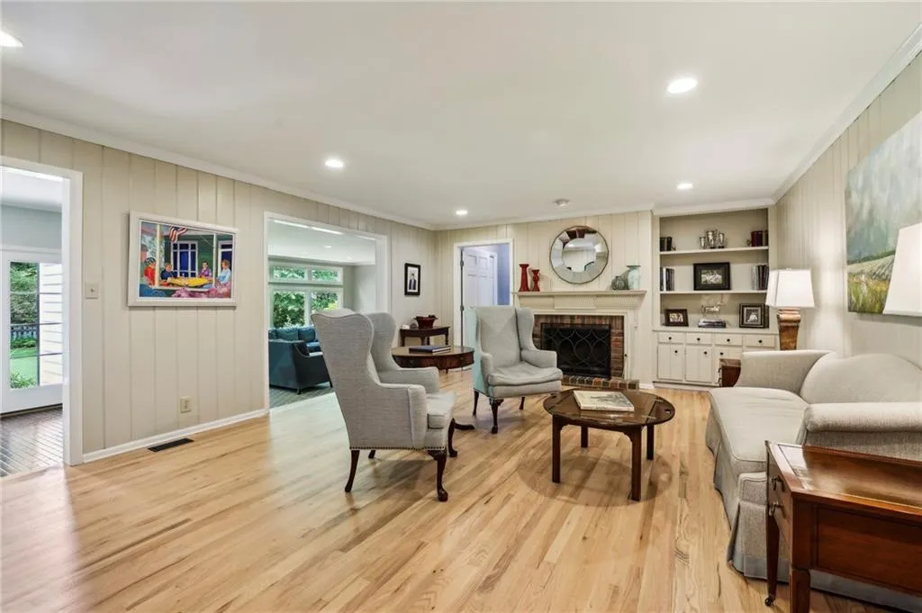 6040 Weatherly Drive, Atlanta, Georgia 30328, 4 Bedrooms Bedrooms, ,4 BathroomsBathrooms,Residential,Sold,6040 Weatherly Drive,7374024