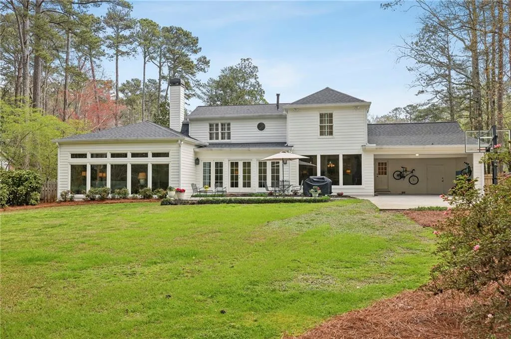 6040 Weatherly Drive, Atlanta, Georgia 30328, 4 Bedrooms Bedrooms, ,4 BathroomsBathrooms,Residential,Sold,6040 Weatherly Drive,7374024