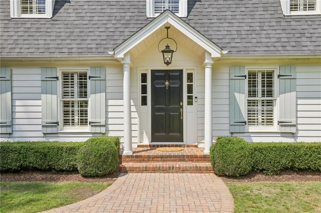 6040 Weatherly Drive, Atlanta, Georgia 30328, 4 Bedrooms Bedrooms, ,4 BathroomsBathrooms,Residential,Sold,6040 Weatherly Drive,7374024