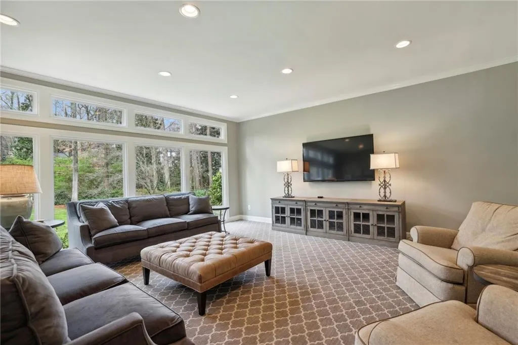 6040 Weatherly Drive, Atlanta, Georgia 30328, 4 Bedrooms Bedrooms, ,4 BathroomsBathrooms,Residential,Sold,6040 Weatherly Drive,7374024