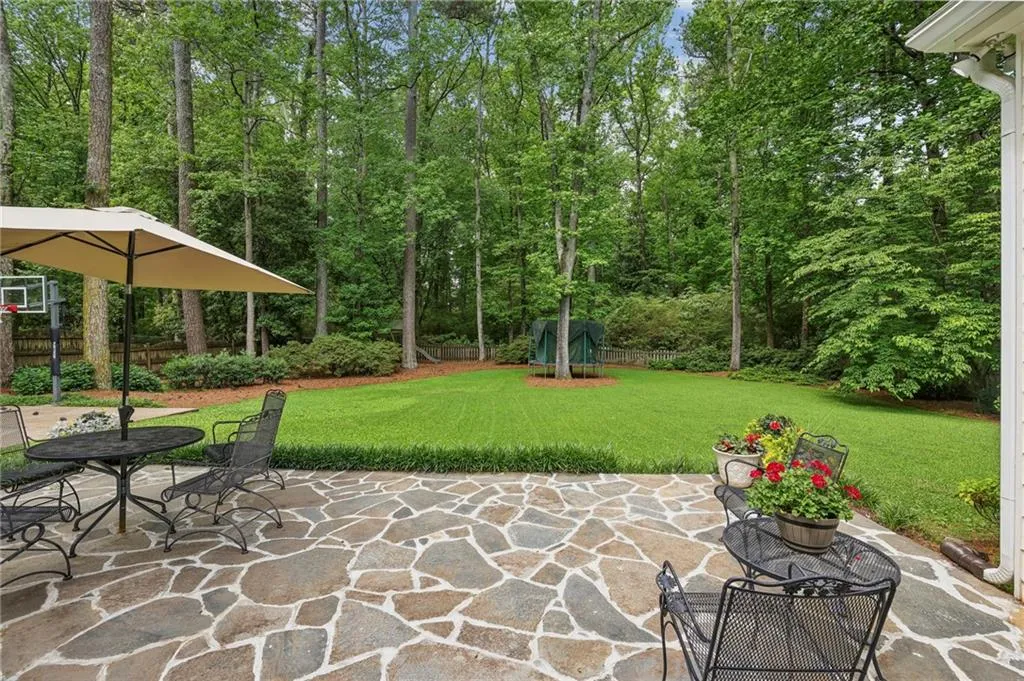 6040 Weatherly Drive, Atlanta, Georgia 30328, 4 Bedrooms Bedrooms, ,4 BathroomsBathrooms,Residential,Sold,6040 Weatherly Drive,7374024