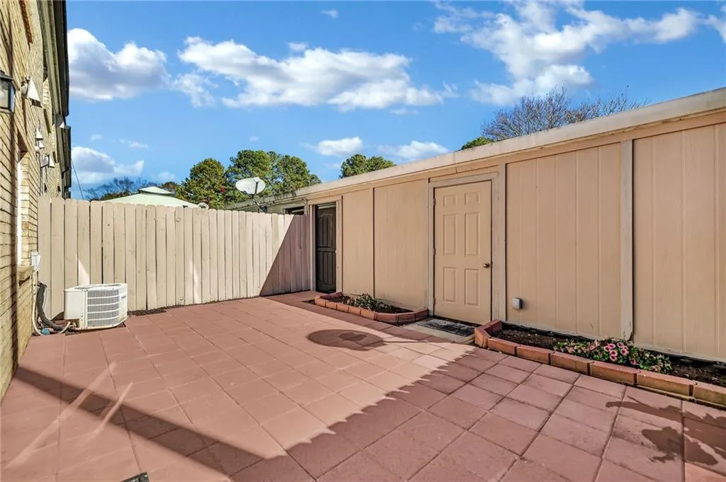 Shed w Storage