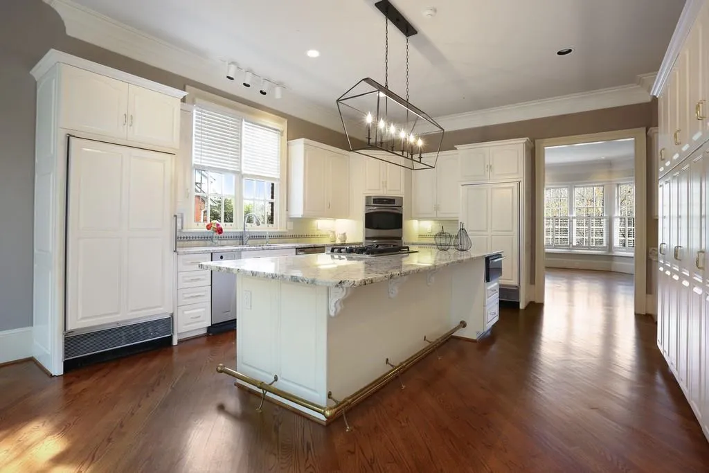 435 Ferry Landing, Sandy Springs, Georgia 30328, 5 Bedrooms Bedrooms, ,4 BathroomsBathrooms,Residential,Sold,435 Ferry Landing,6529272