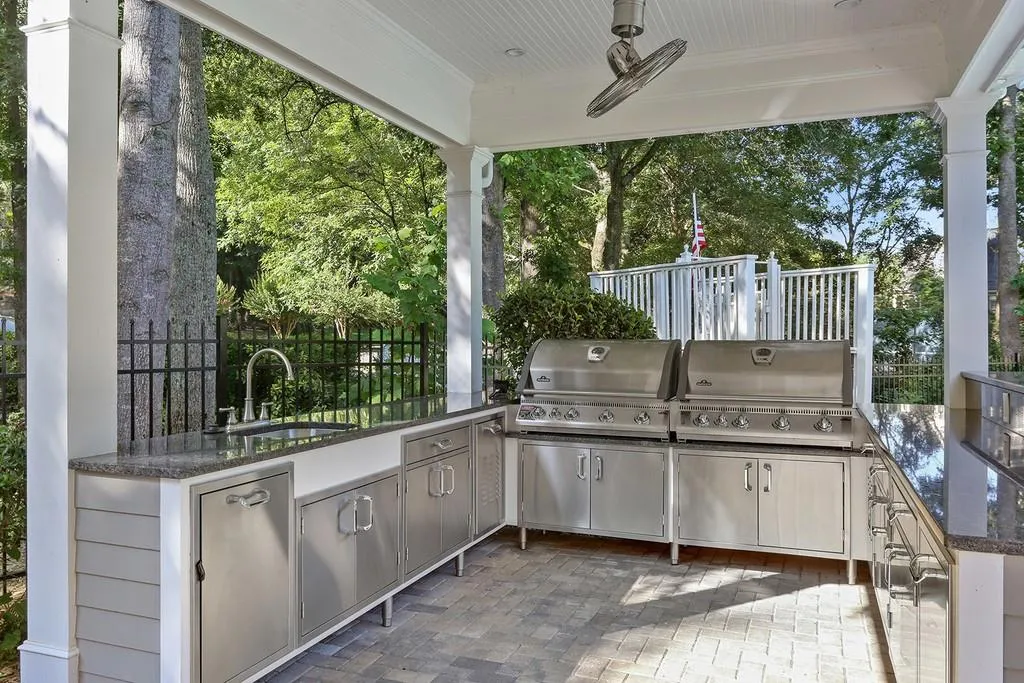 435 Ferry Landing, Sandy Springs, Georgia 30328, 5 Bedrooms Bedrooms, ,4 BathroomsBathrooms,Residential,Sold,435 Ferry Landing,6529272