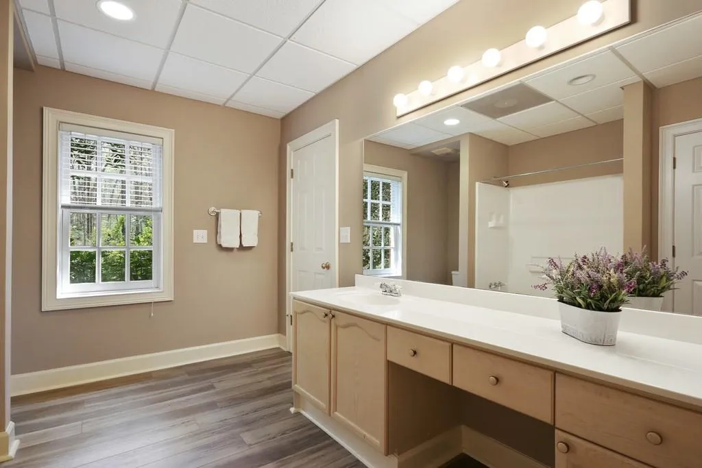 435 Ferry Landing, Sandy Springs, Georgia 30328, 5 Bedrooms Bedrooms, ,4 BathroomsBathrooms,Residential,Sold,435 Ferry Landing,6529272