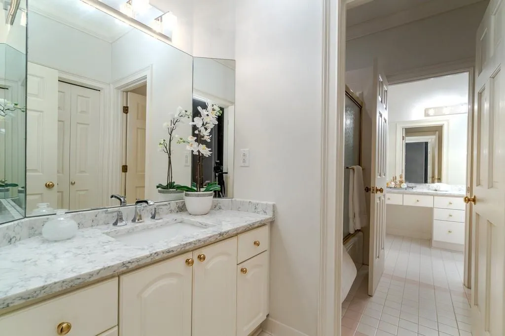 435 Ferry Landing, Sandy Springs, Georgia 30328, 5 Bedrooms Bedrooms, ,4 BathroomsBathrooms,Residential,Sold,435 Ferry Landing,6529272