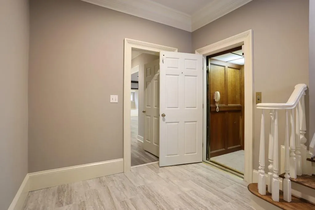 435 Ferry Landing, Sandy Springs, Georgia 30328, 5 Bedrooms Bedrooms, ,4 BathroomsBathrooms,Residential,Sold,435 Ferry Landing,6529272