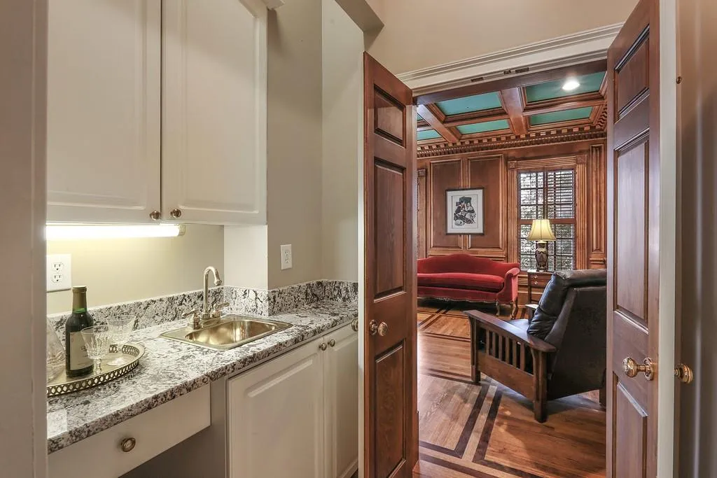 435 Ferry Landing, Sandy Springs, Georgia 30328, 5 Bedrooms Bedrooms, ,4 BathroomsBathrooms,Residential,Sold,435 Ferry Landing,6529272