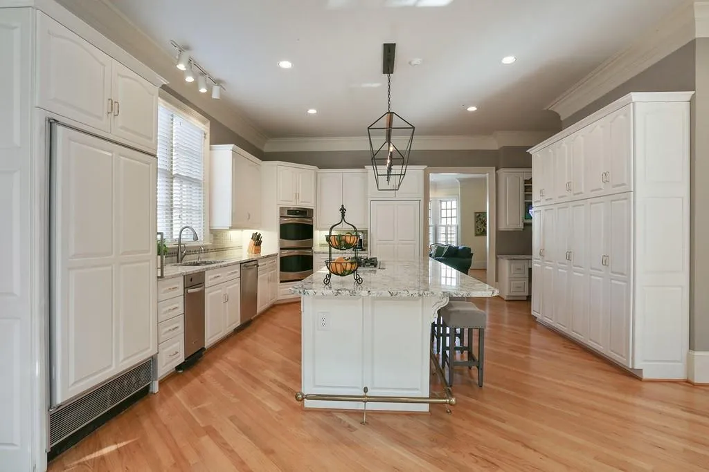 435 Ferry Landing, Sandy Springs, Georgia 30328, 5 Bedrooms Bedrooms, ,4 BathroomsBathrooms,Residential,Sold,435 Ferry Landing,6529272