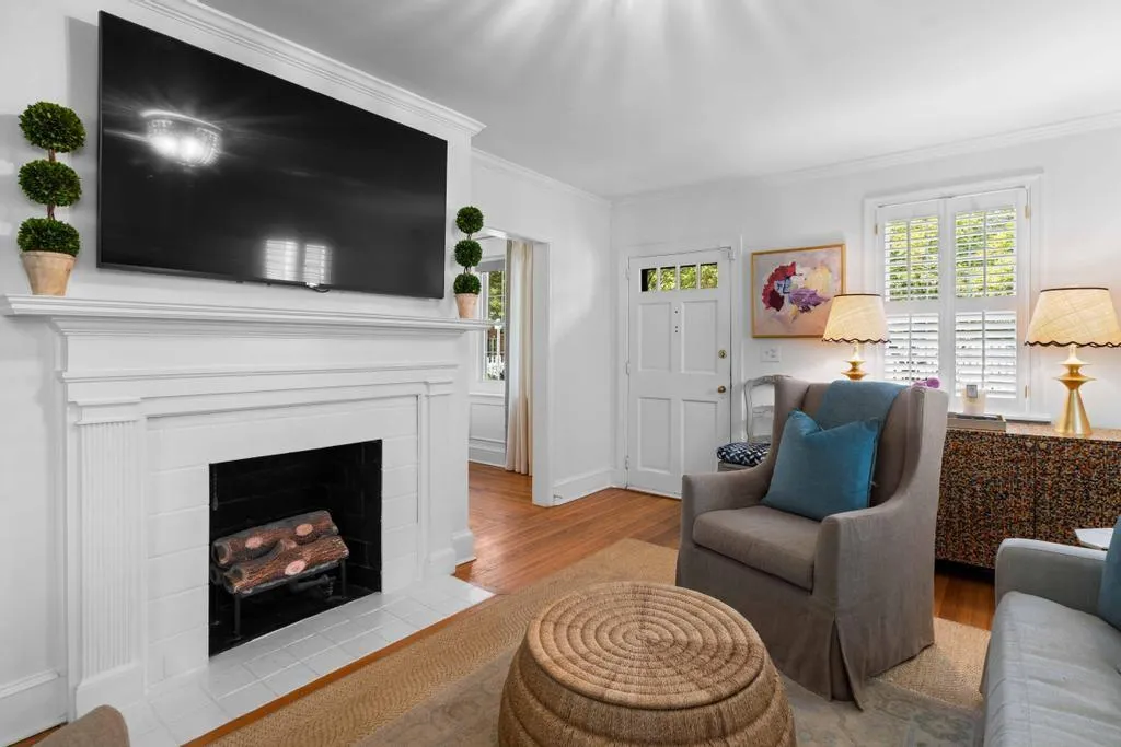 2255 Fairhaven Circle Ne, Atlanta, Georgia 30305, 3 Bedrooms Bedrooms, ,2 BathroomsBathrooms,Residential,For Sale,2255 Fairhaven Circle Ne,7655328