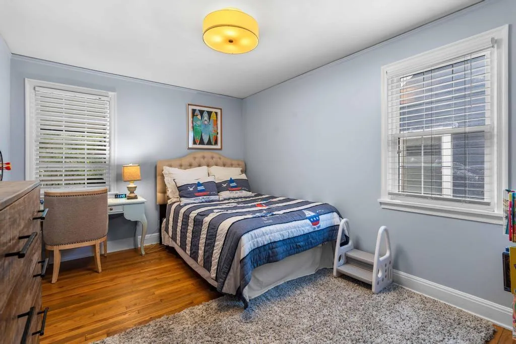 Main level secondary bedroom