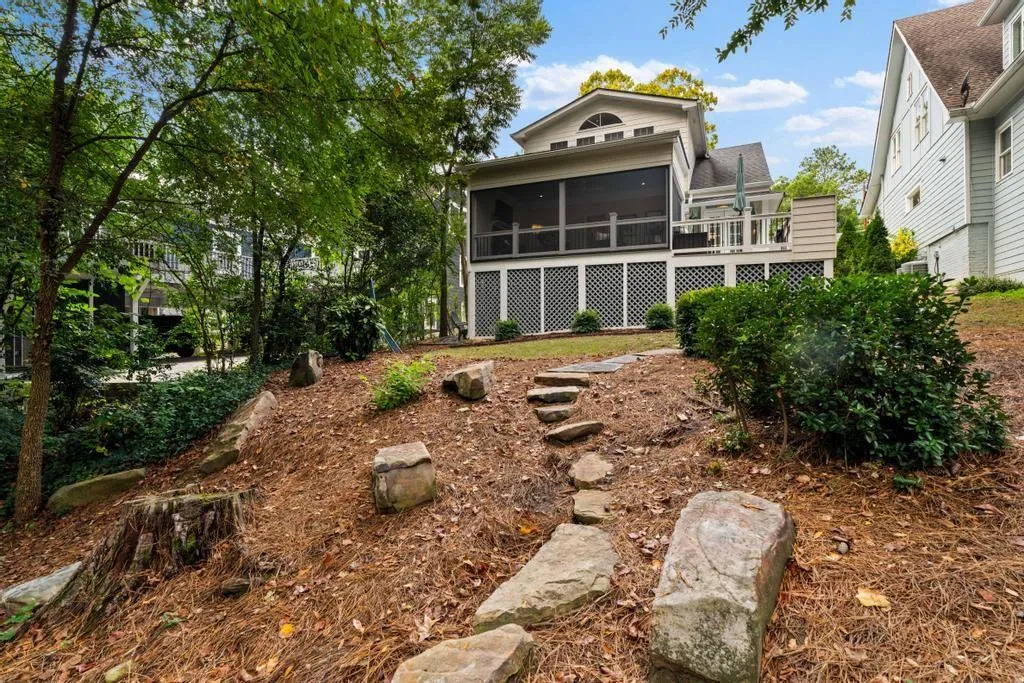 2255 Fairhaven Circle Ne, Atlanta, Georgia 30305, 3 Bedrooms Bedrooms, ,2 BathroomsBathrooms,Residential,For Sale,2255 Fairhaven Circle Ne,7655328