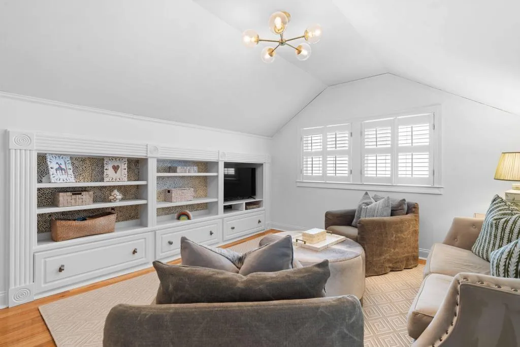 2255 Fairhaven Circle Ne, Atlanta, Georgia 30305, 3 Bedrooms Bedrooms, ,2 BathroomsBathrooms,Residential,For Sale,2255 Fairhaven Circle Ne,7655328