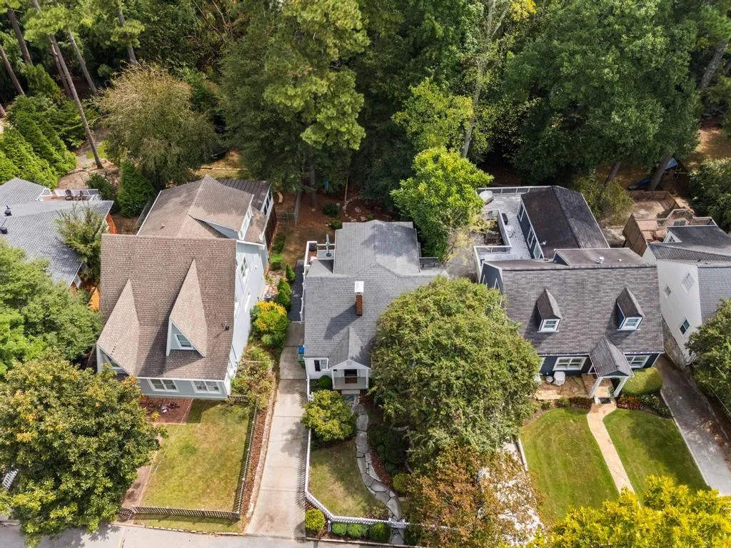 2255 Fairhaven Circle Ne, Atlanta, Georgia 30305, 3 Bedrooms Bedrooms, ,2 BathroomsBathrooms,Residential,For Sale,2255 Fairhaven Circle Ne,7655328