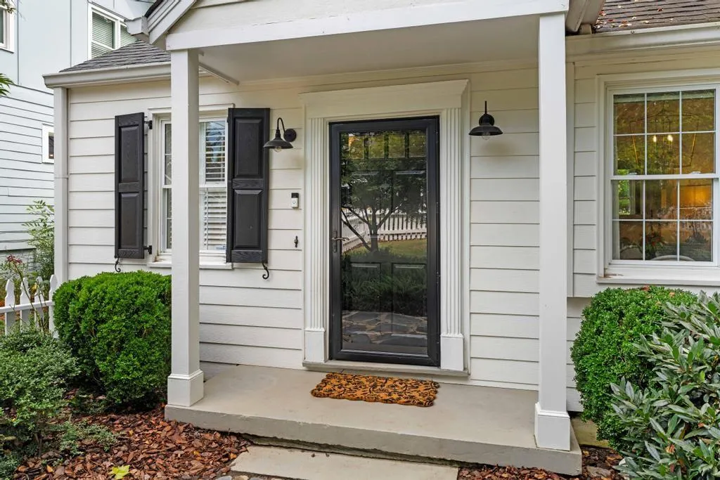2255 Fairhaven Circle Ne, Atlanta, Georgia 30305, 3 Bedrooms Bedrooms, ,2 BathroomsBathrooms,Residential,For Sale,2255 Fairhaven Circle Ne,7655328