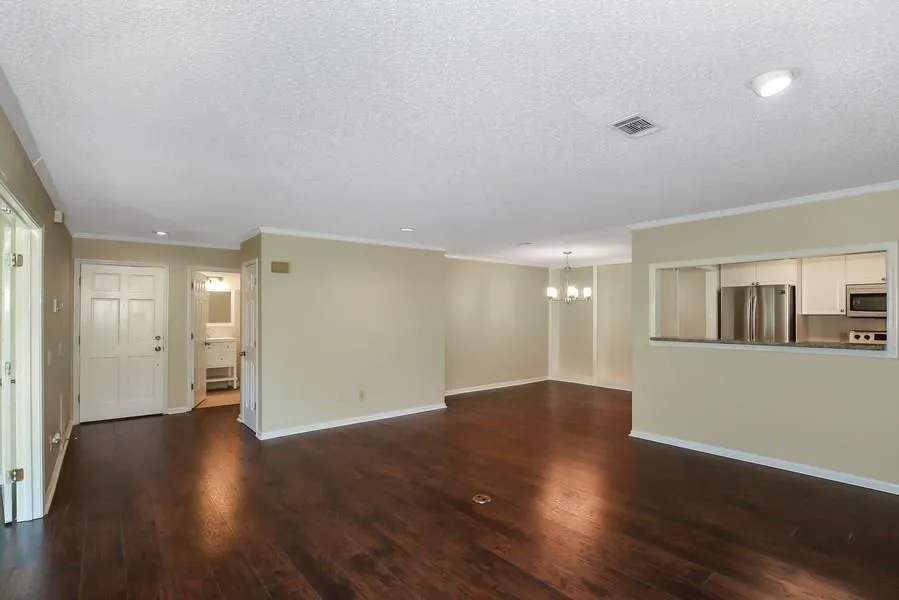 208 Bainbridge Drive Nw, Sandy Springs, Georgia 30327, 2 Bedrooms Bedrooms, ,2 BathroomsBathrooms,Residential,Sold,208 Bainbridge Drive Nw,6117797