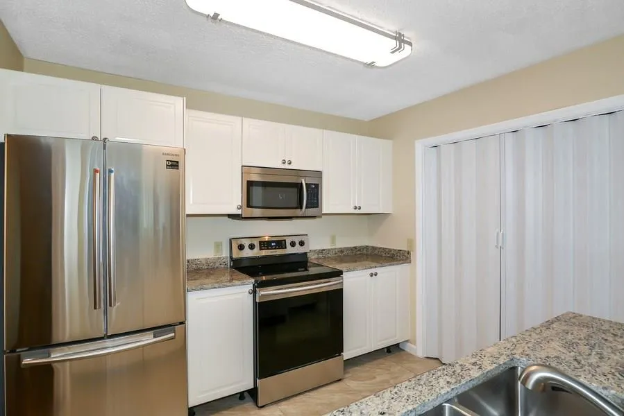 208 Bainbridge Drive Nw, Sandy Springs, Georgia 30327, 2 Bedrooms Bedrooms, ,2 BathroomsBathrooms,Residential,Sold,208 Bainbridge Drive Nw,6117797