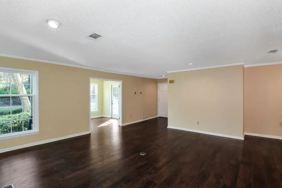 208 Bainbridge Drive Nw, Sandy Springs, Georgia 30327, 2 Bedrooms Bedrooms, ,2 BathroomsBathrooms,Residential,Sold,208 Bainbridge Drive Nw,6117797