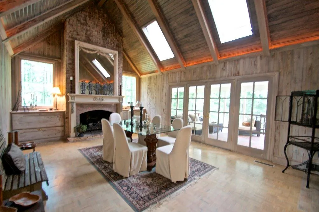 4328 Sentinel Post Road, Atlanta, Georgia 30327, 3 Bedrooms Bedrooms, ,3 BathroomsBathrooms,Residential,Sold,4328 Sentinel Post Road,5580252