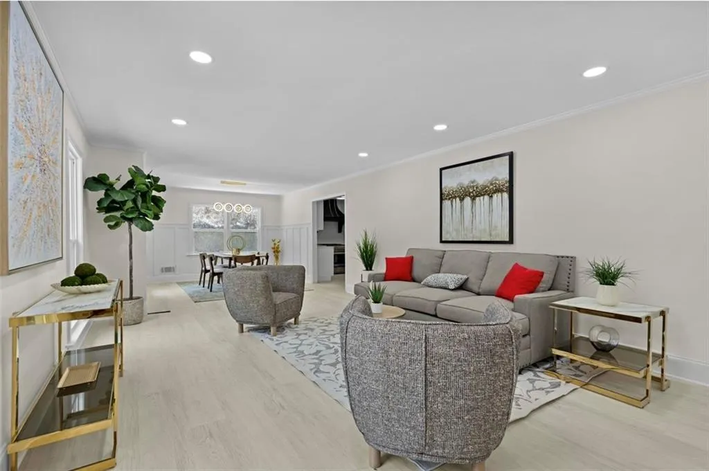 635 Spalding Drive, Sandy Springs, Georgia 30328, 7 Bedrooms Bedrooms, ,4 BathroomsBathrooms,Residential,Sold,635 Spalding Drive,7266951