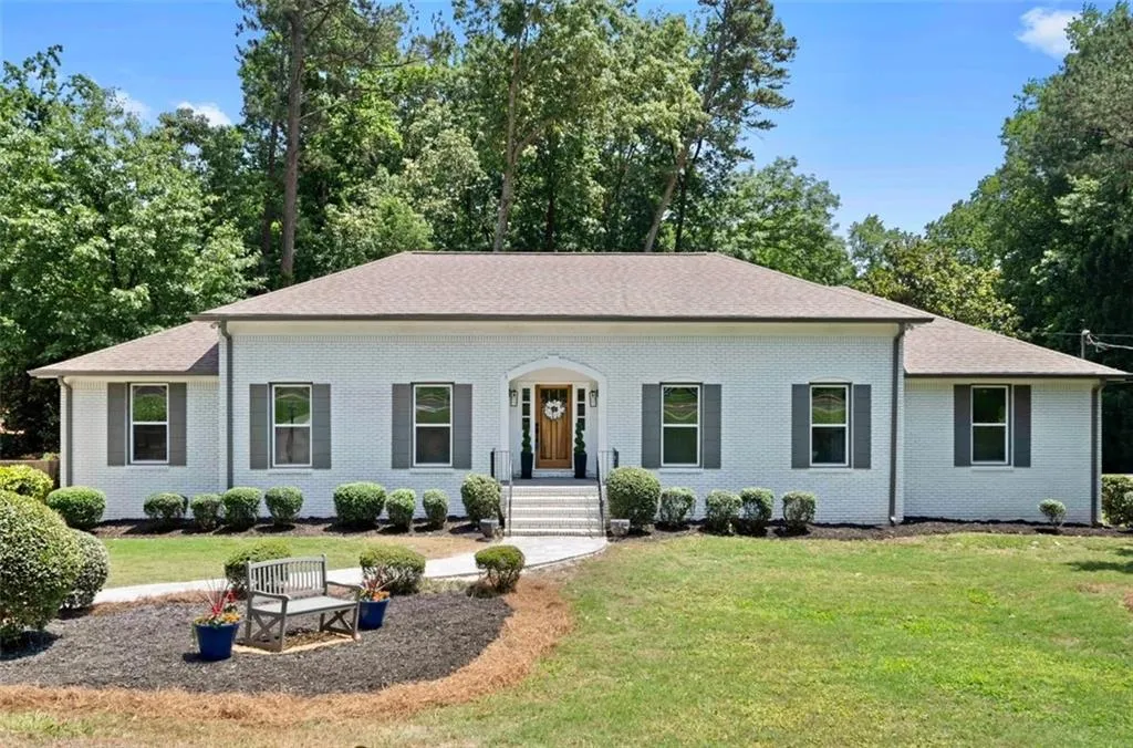 635 Spalding Drive, Sandy Springs, Georgia 30328, 7 Bedrooms Bedrooms, ,4 BathroomsBathrooms,Residential,Sold,635 Spalding Drive,7266951