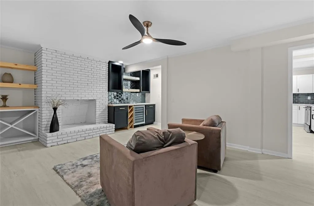 635 Spalding Drive, Sandy Springs, Georgia 30328, 7 Bedrooms Bedrooms, ,4 BathroomsBathrooms,Residential,Sold,635 Spalding Drive,7266951