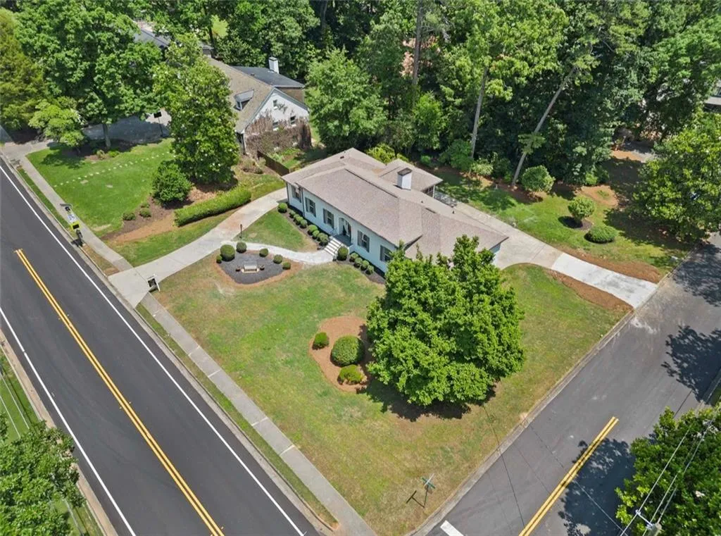 635 Spalding Drive, Sandy Springs, Georgia 30328, 7 Bedrooms Bedrooms, ,4 BathroomsBathrooms,Residential,Sold,635 Spalding Drive,7266951