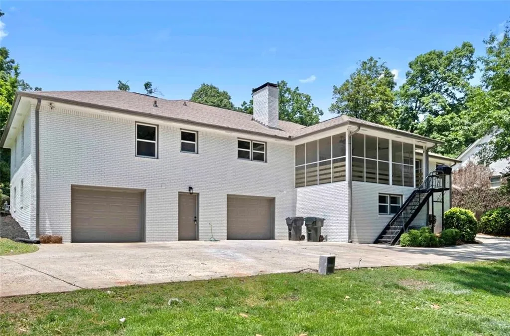 635 Spalding Drive, Sandy Springs, Georgia 30328, 7 Bedrooms Bedrooms, ,4 BathroomsBathrooms,Residential,Sold,635 Spalding Drive,7266951