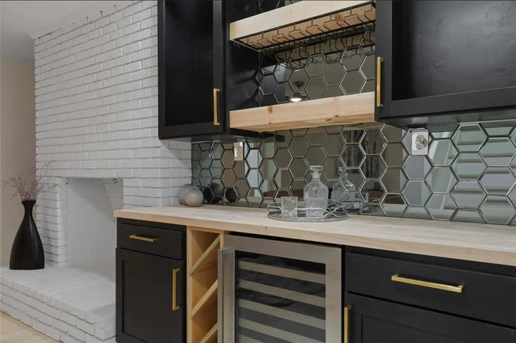 635 Spalding Drive, Sandy Springs, Georgia 30328, 7 Bedrooms Bedrooms, ,4 BathroomsBathrooms,Residential,Sold,635 Spalding Drive,7266951