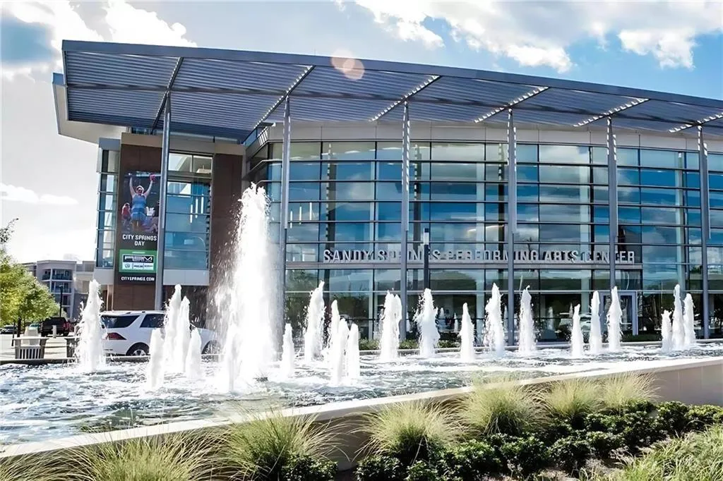 View of home's community