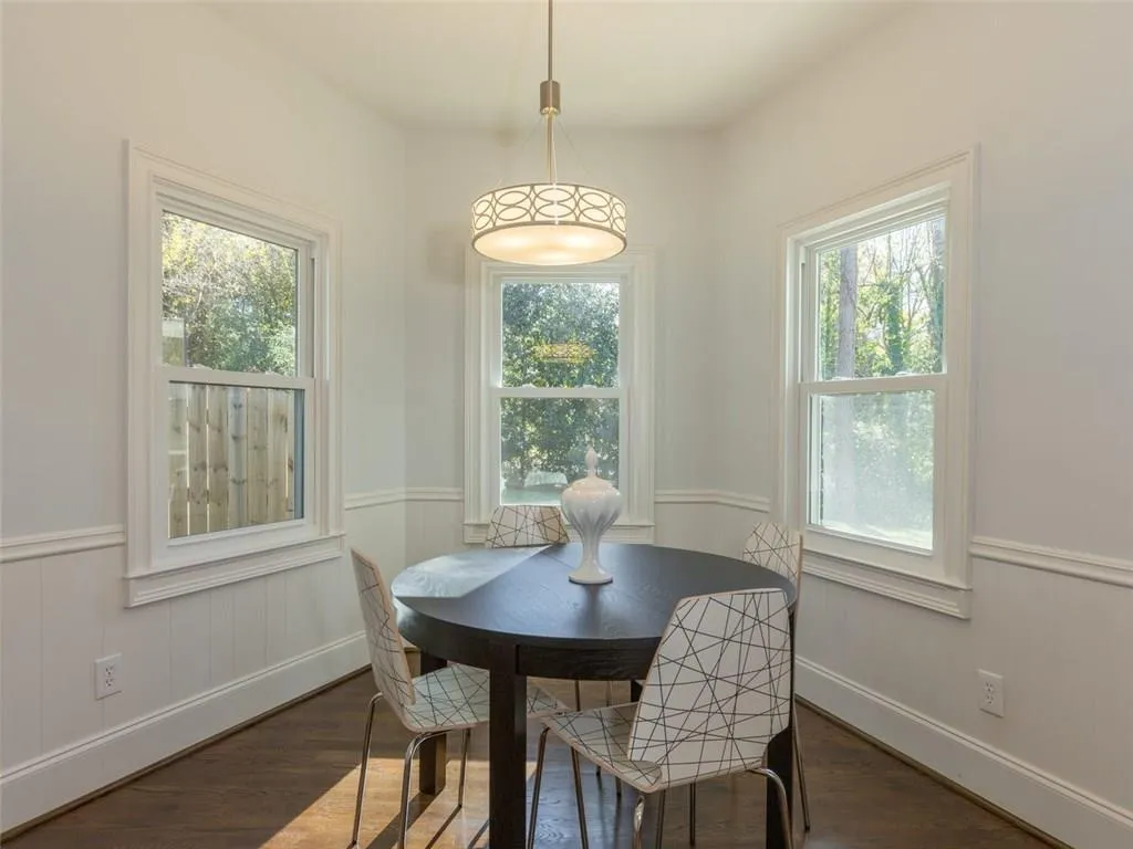 1865 Old Dominion Drive, Sandy Springs, Georgia 30350, 5 Bedrooms Bedrooms, ,4 BathroomsBathrooms,Residential,Sold,1865 Old Dominion Drive,5778450