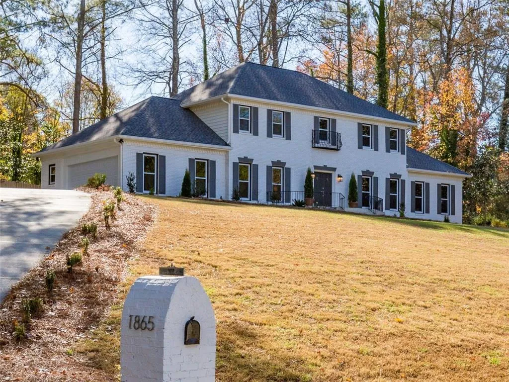 1865 Old Dominion Drive, Sandy Springs, Georgia 30350, 5 Bedrooms Bedrooms, ,4 BathroomsBathrooms,Residential,Sold,1865 Old Dominion Drive,5778450