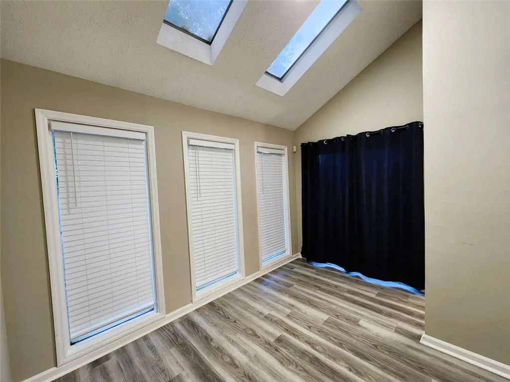 7750 Roswell Road Unit 5a, Atlanta, Georgia 30350, 2 Bedrooms Bedrooms, ,1 BathroomBathrooms,Residential,Sold,7750 Roswell Road Unit 5a,7366509