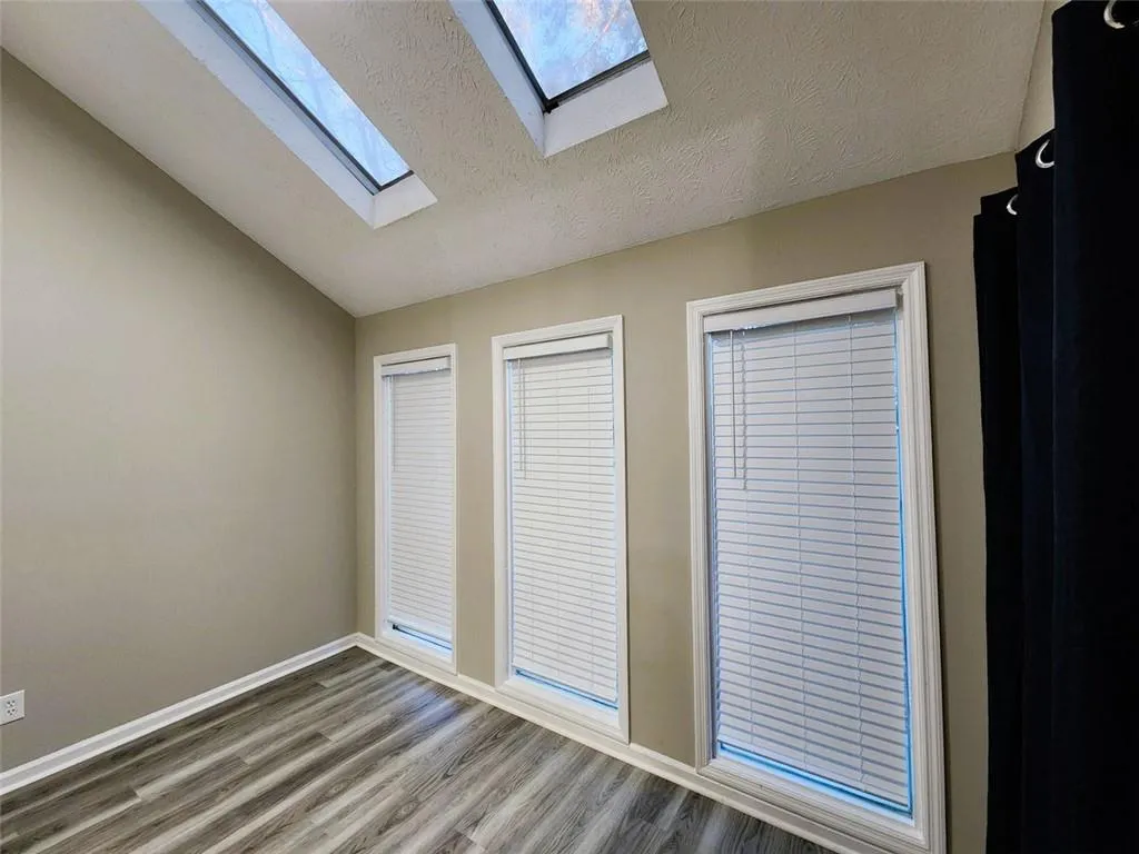 7750 Roswell Road Unit 5a, Atlanta, Georgia 30350, 2 Bedrooms Bedrooms, ,1 BathroomBathrooms,Residential,Sold,7750 Roswell Road Unit 5a,7366509