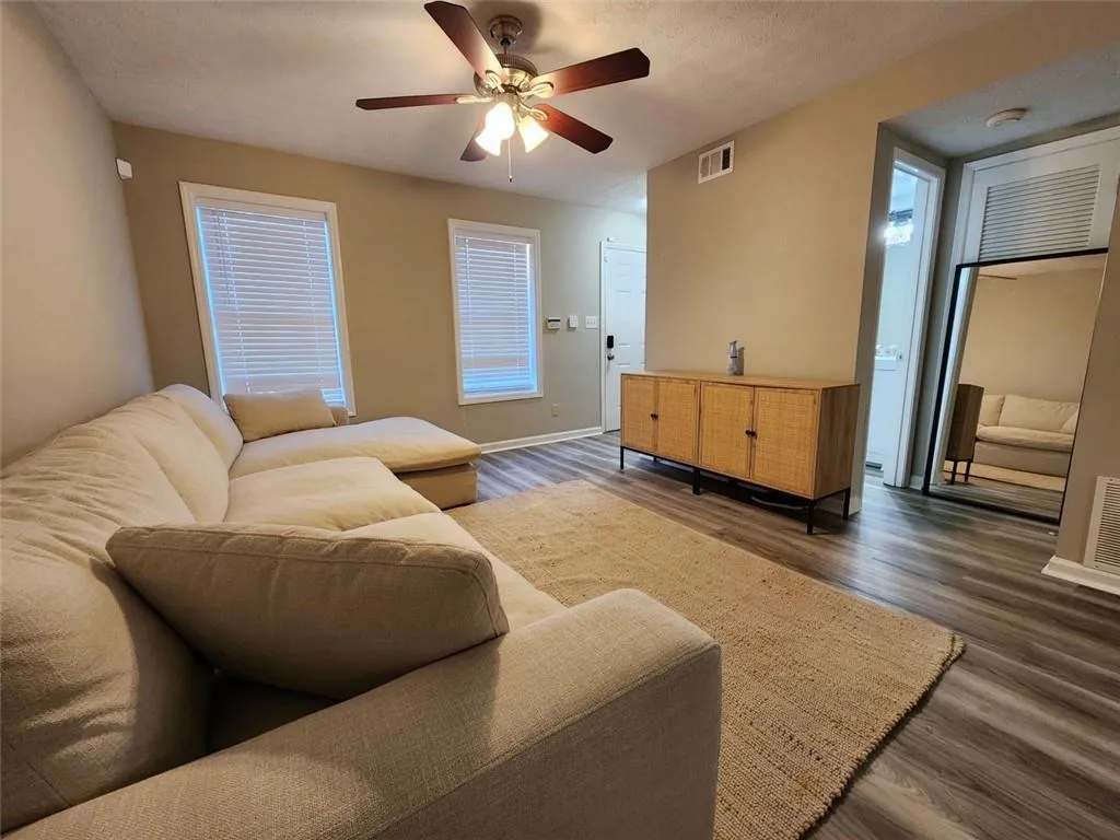 7750 Roswell Road Unit 5a, Atlanta, Georgia 30350, 2 Bedrooms Bedrooms, ,1 BathroomBathrooms,Residential,Sold,7750 Roswell Road Unit 5a,7366509