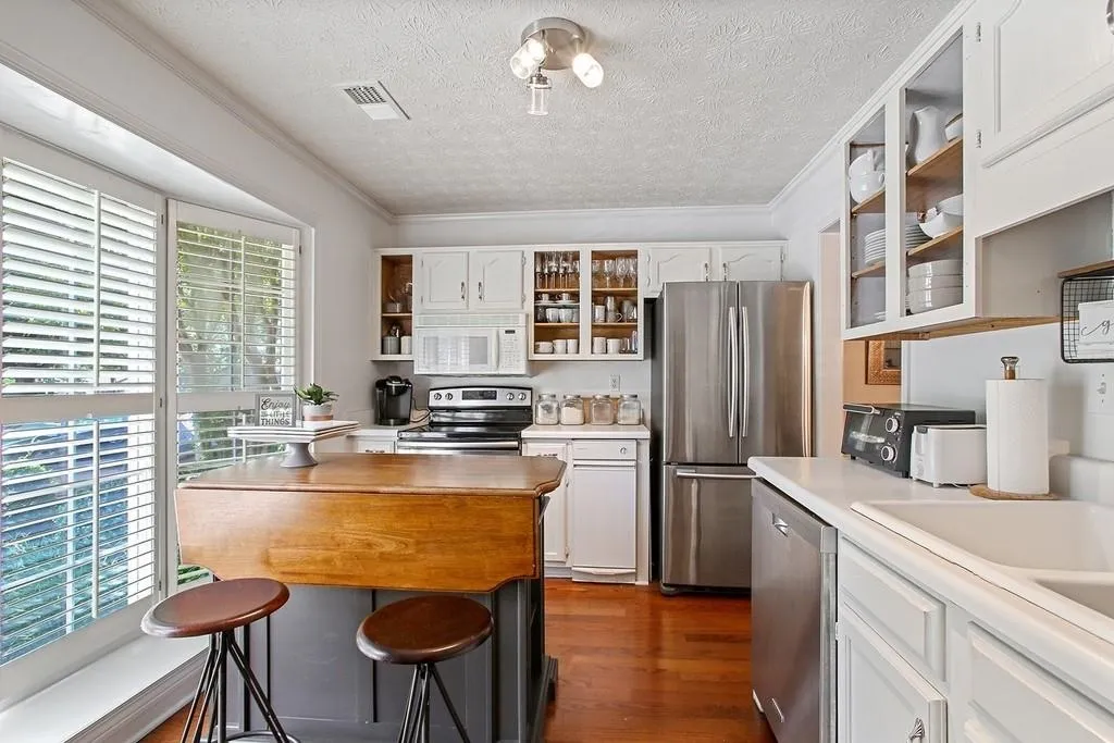 7904 Briar Villa Place, Atlanta, Georgia 30350, 3 Bedrooms Bedrooms, ,2 BathroomsBathrooms,Residential,Sold,7904 Briar Villa Place,6566464