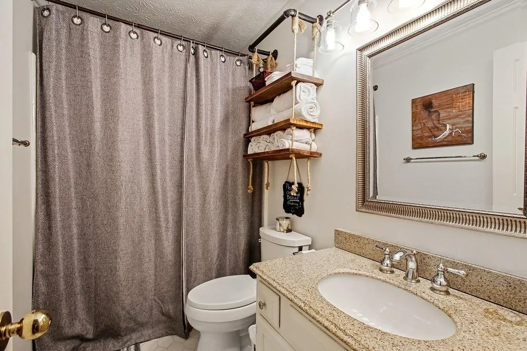 7904 Briar Villa Place, Atlanta, Georgia 30350, 3 Bedrooms Bedrooms, ,2 BathroomsBathrooms,Residential,Sold,7904 Briar Villa Place,6566464
